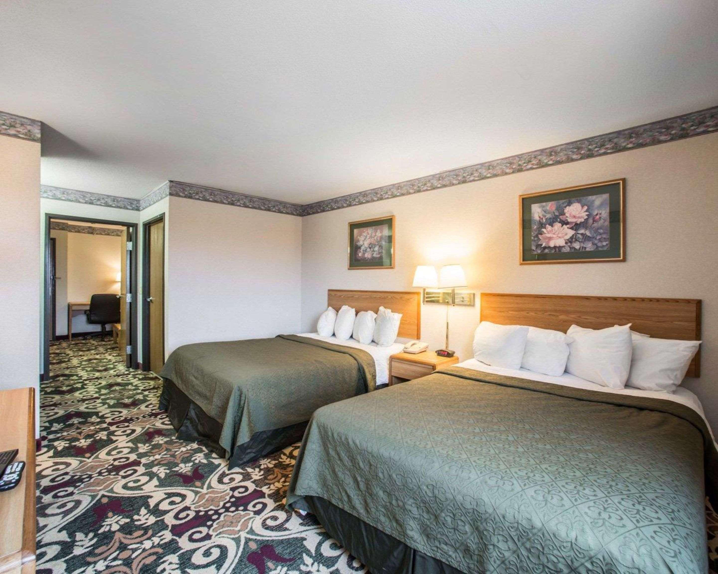 Quality Inn & Suites Caseyville - St Louis Экстерьер фото