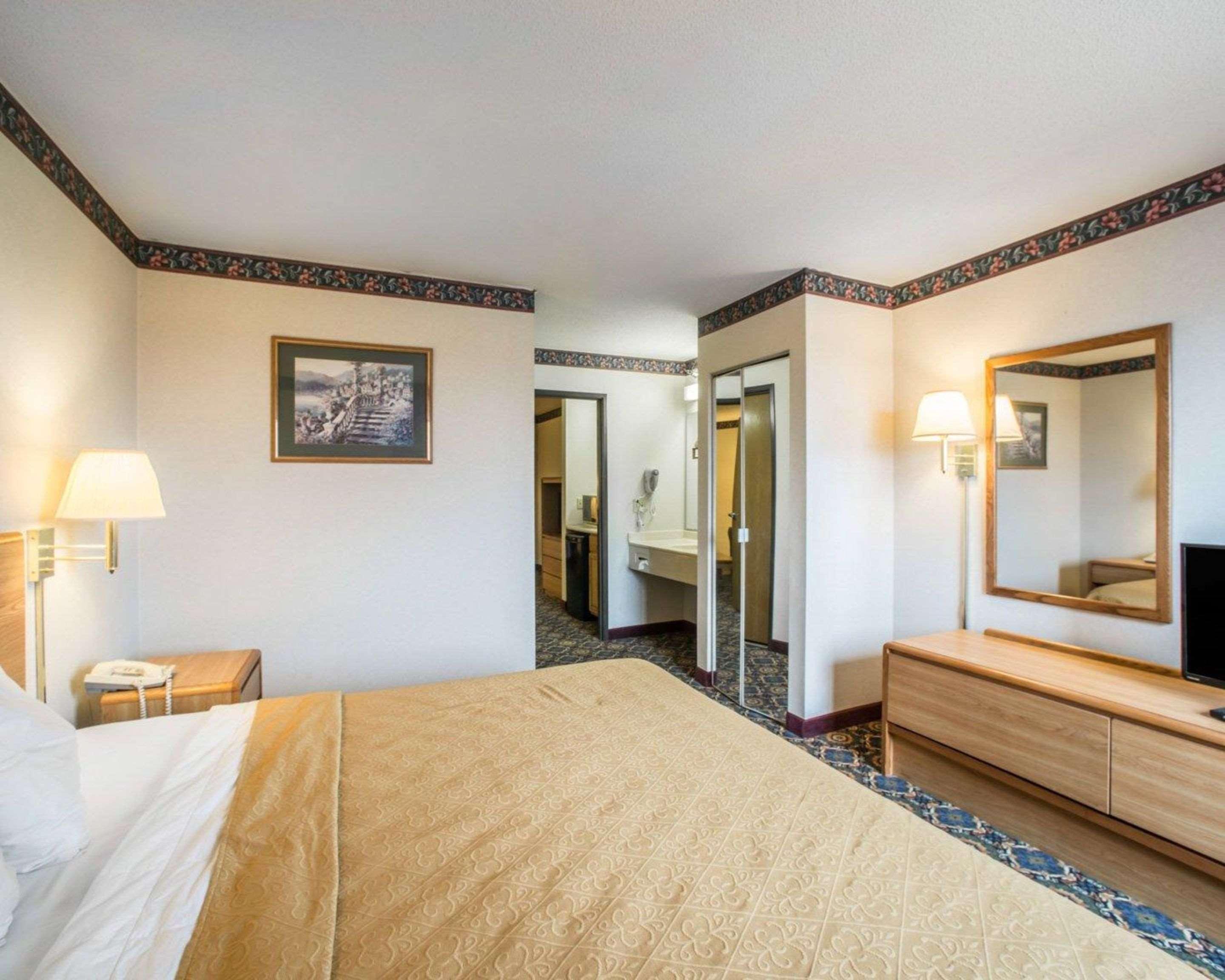 Quality Inn & Suites Caseyville - St Louis Экстерьер фото