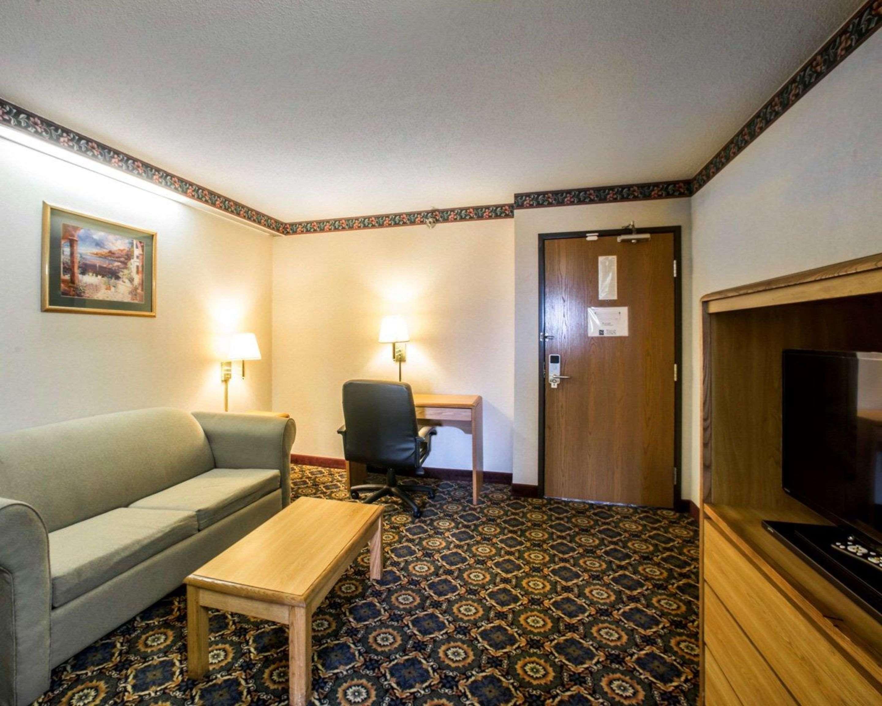 Quality Inn & Suites Caseyville - St Louis Экстерьер фото