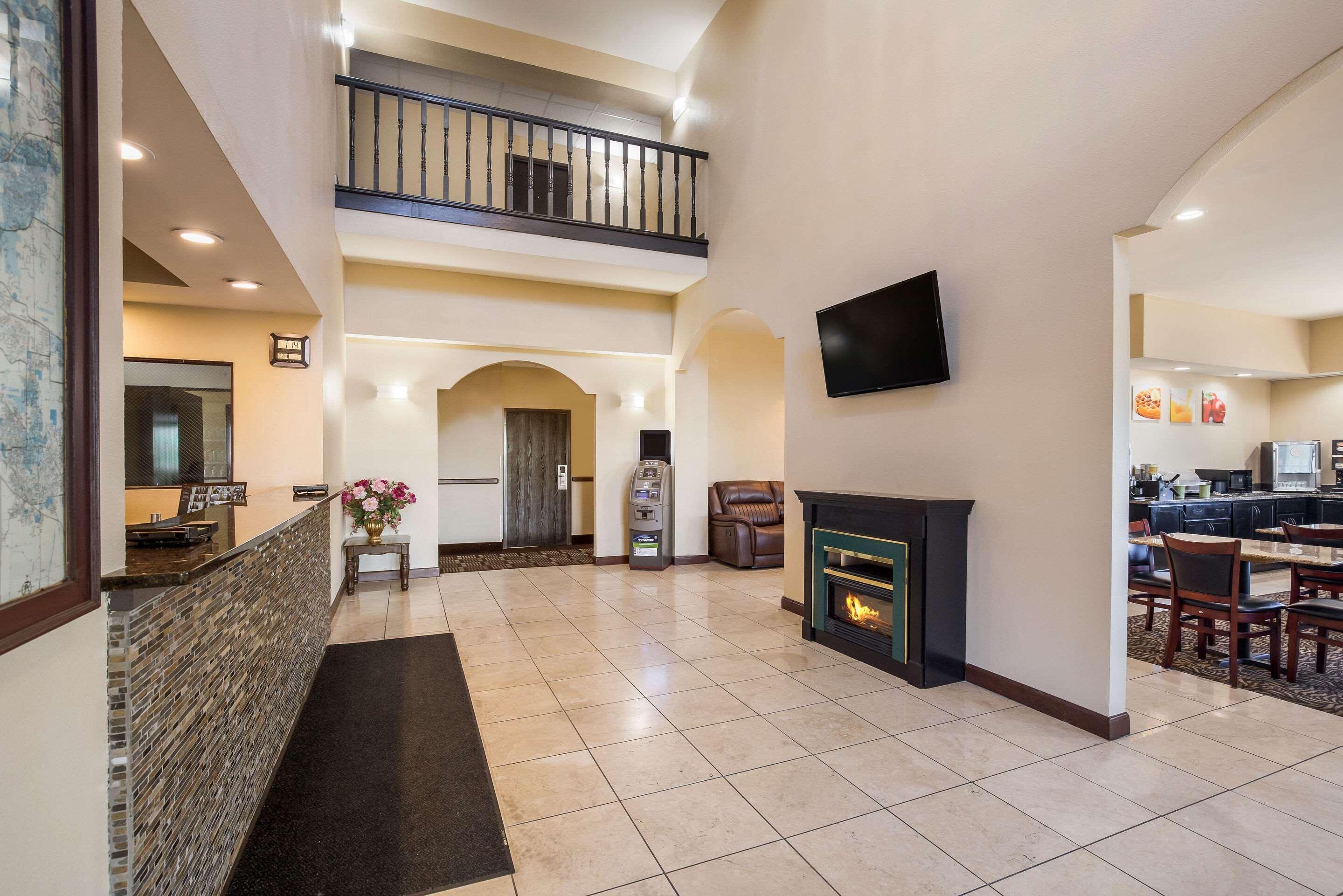 Quality Inn & Suites Caseyville - St Louis Экстерьер фото
