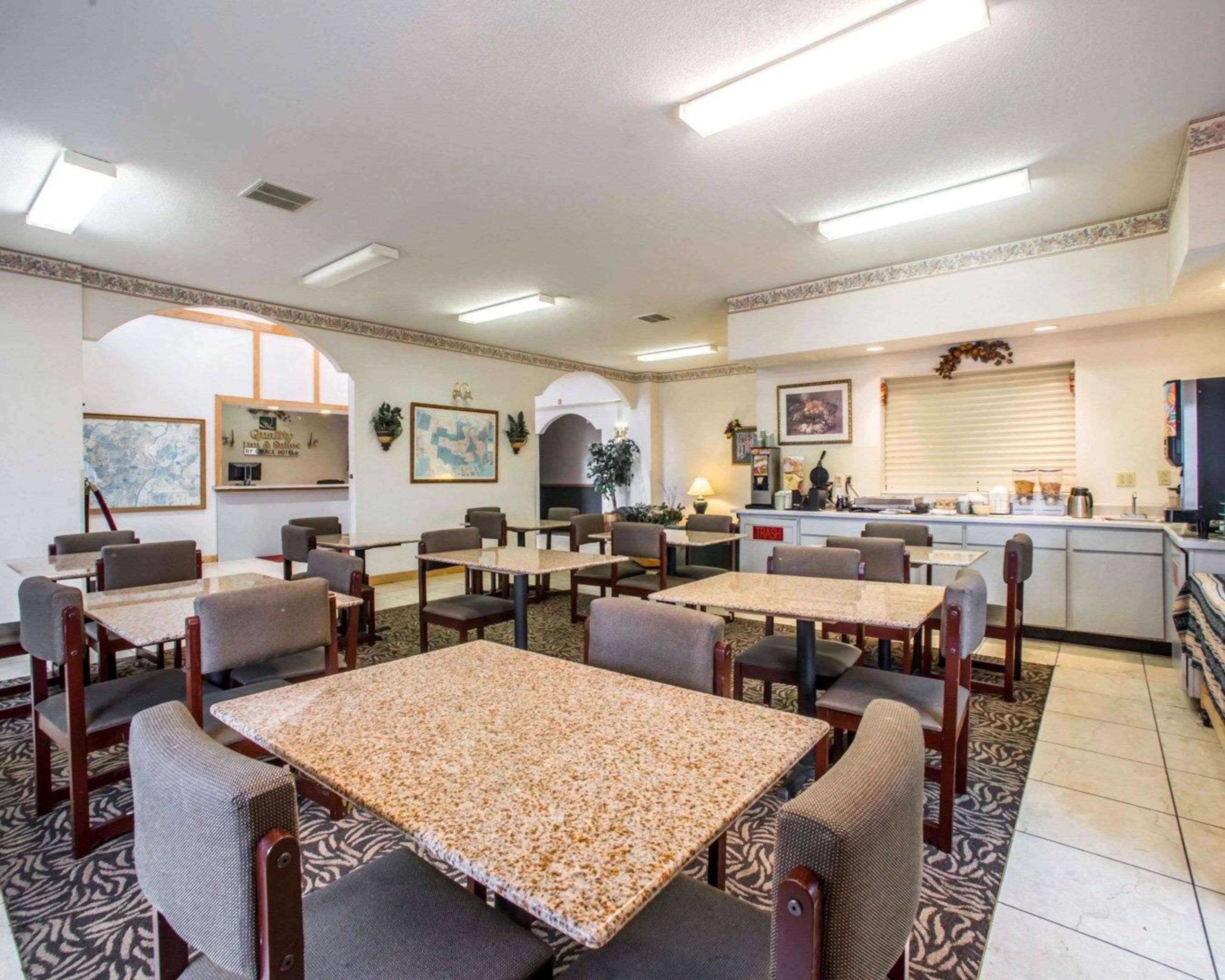 Quality Inn & Suites Caseyville - St Louis Экстерьер фото