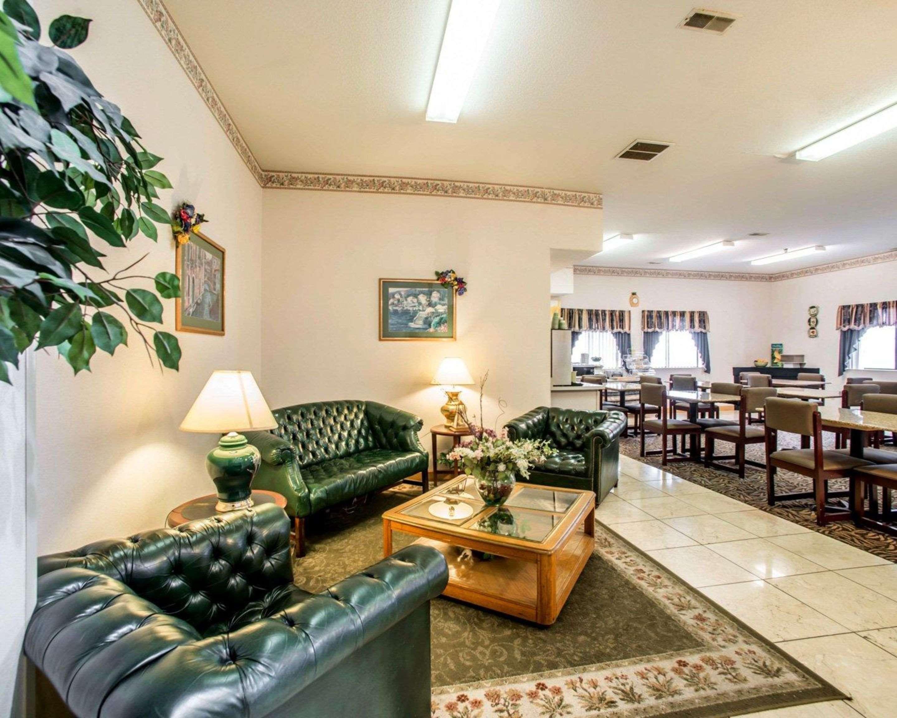 Quality Inn & Suites Caseyville - St Louis Экстерьер фото