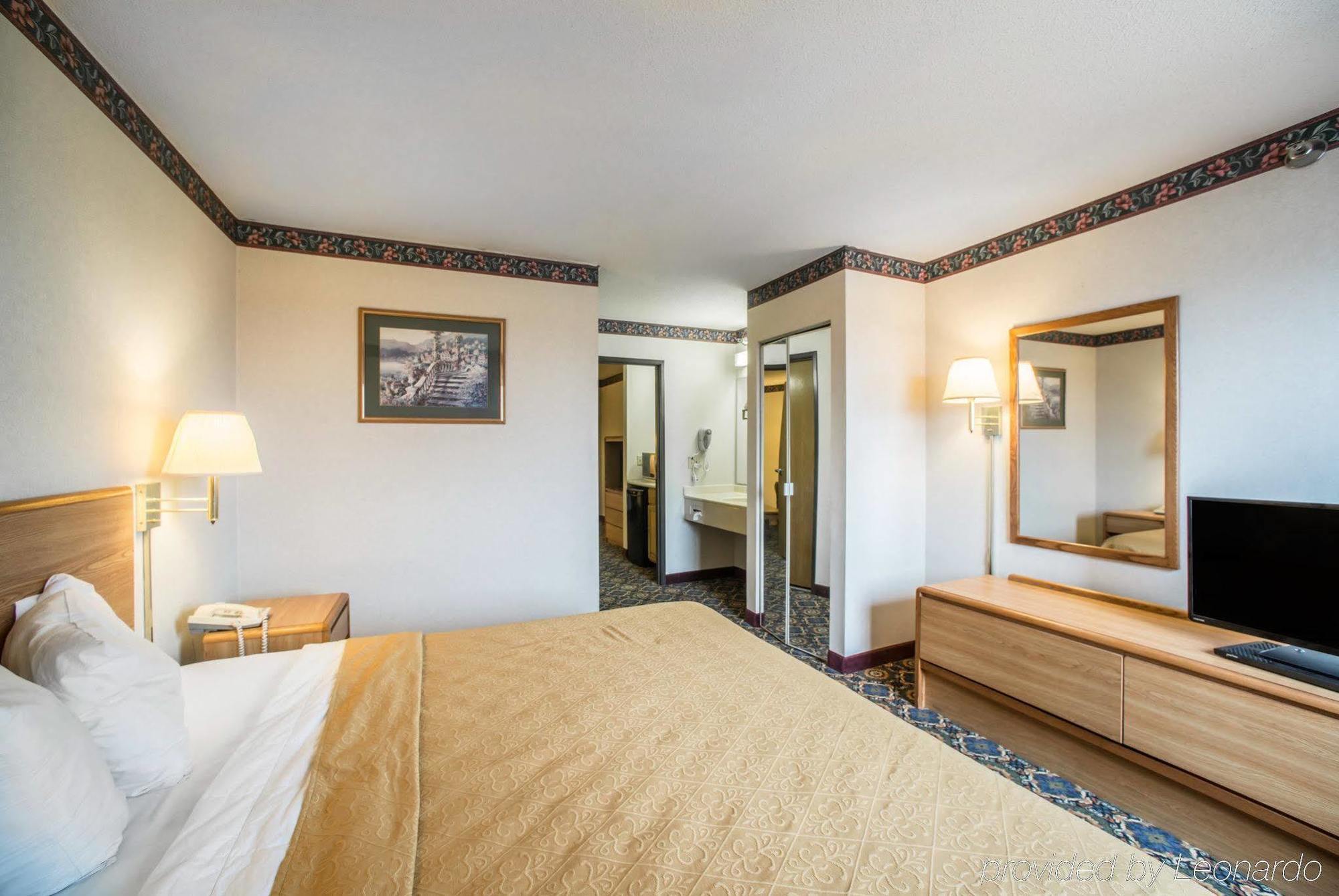 Quality Inn & Suites Caseyville - St Louis Экстерьер фото
